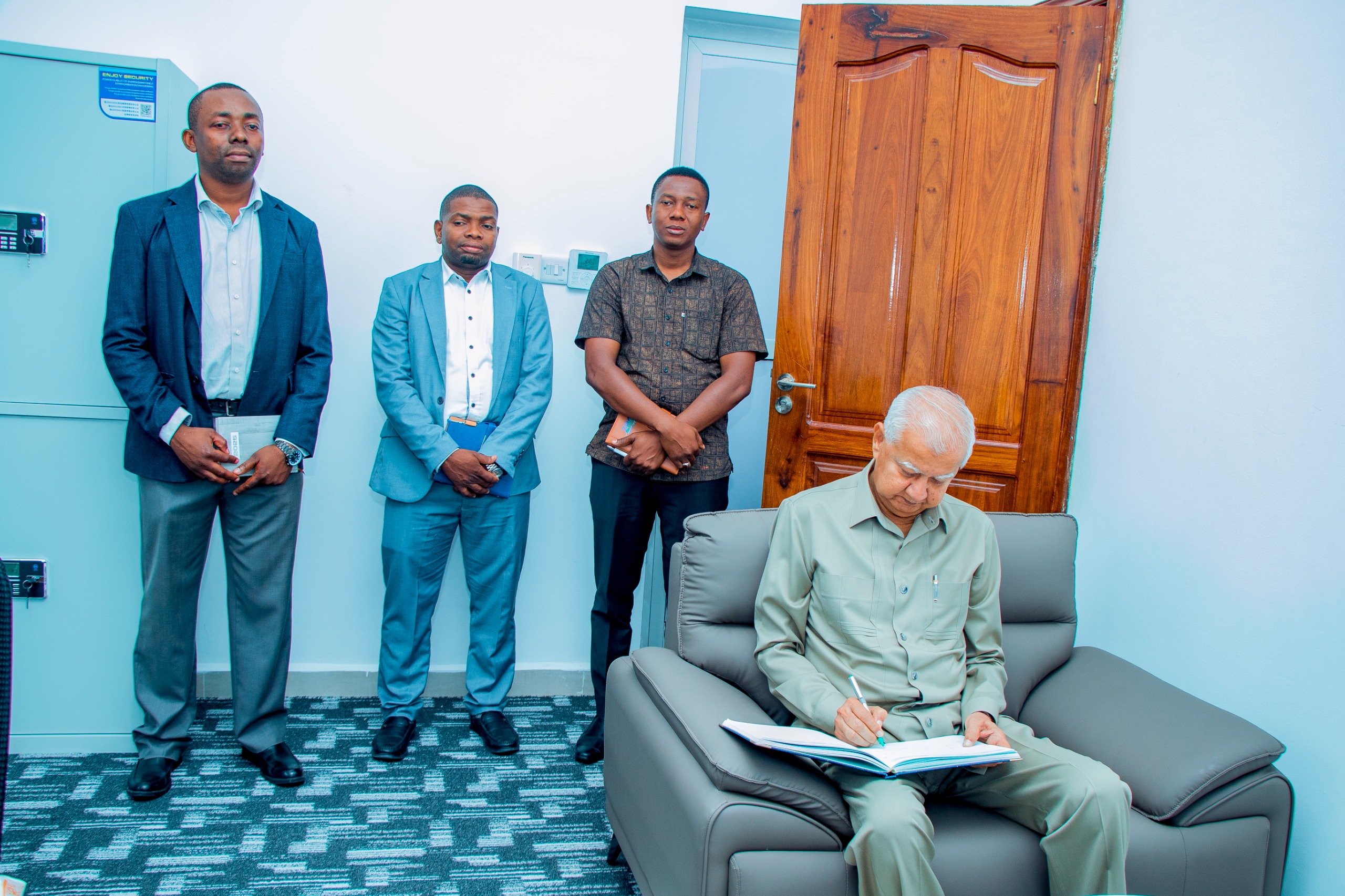 Minister Visiting the Office of the DPP